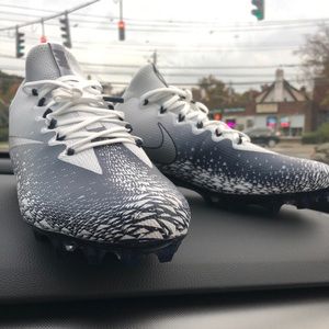 Nike Vapor Untouchable Pro Football Cleats